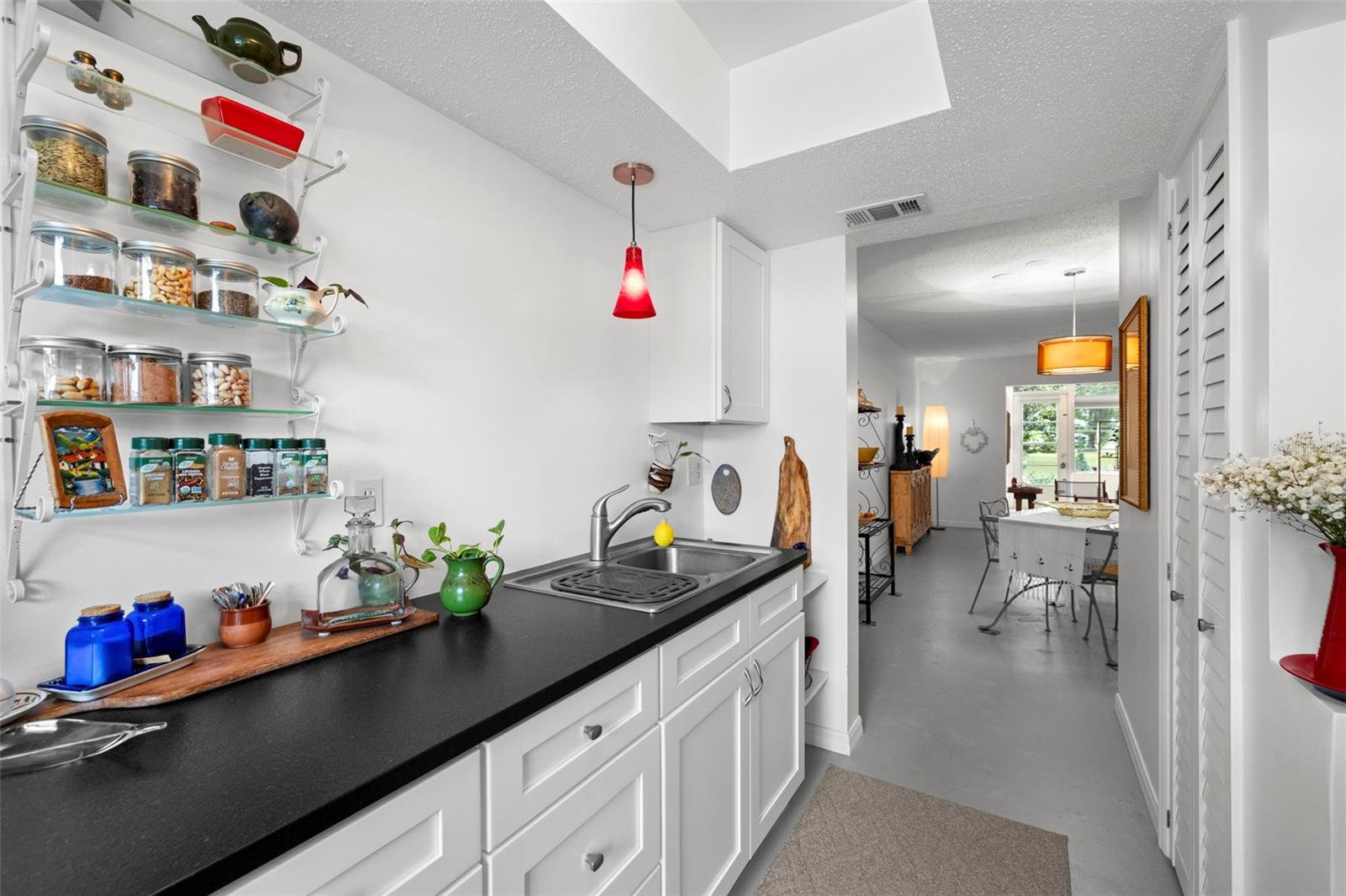 300 CLYDE LN #106 — photo 8