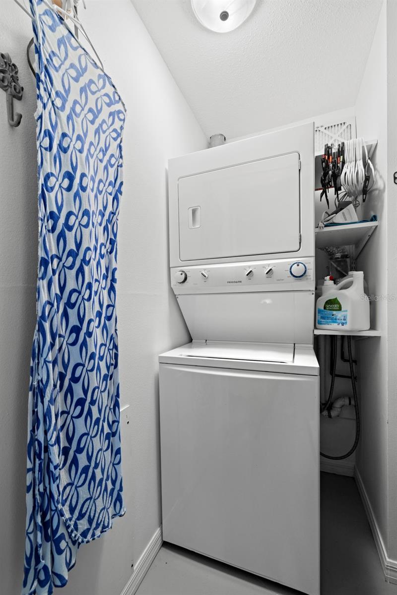 300 CLYDE LN #106 — photo 24