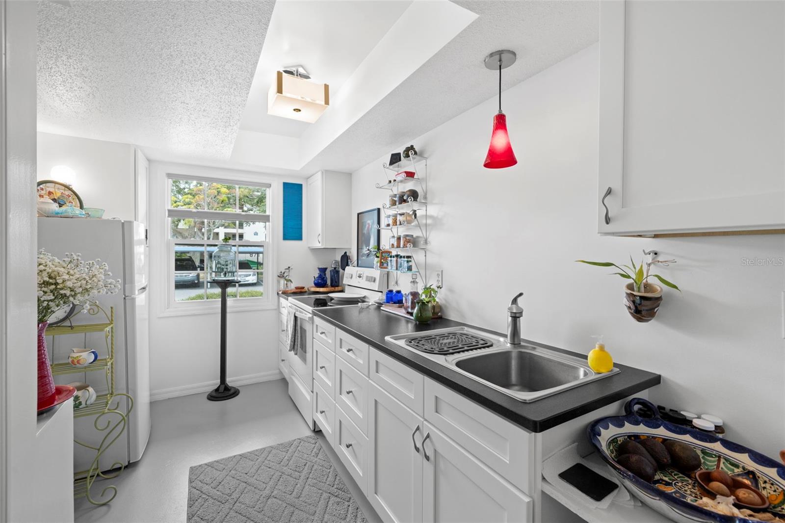 300 CLYDE LN #106 — photo 6