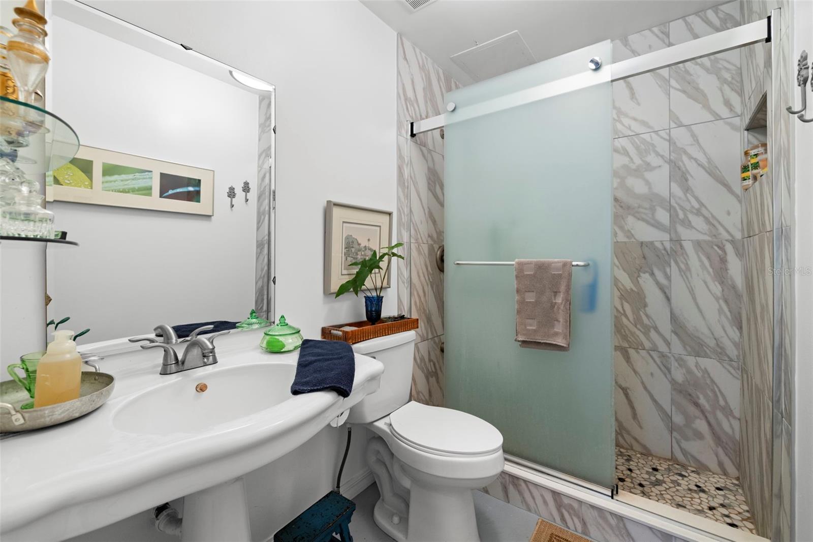 300 CLYDE LN #106 — photo 23
