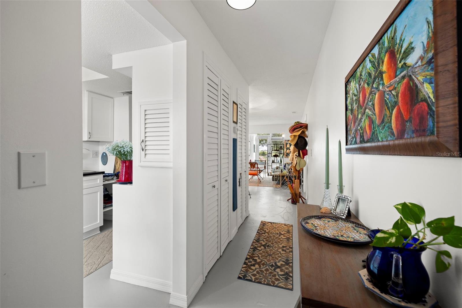 300 CLYDE LN #106 — photo 4