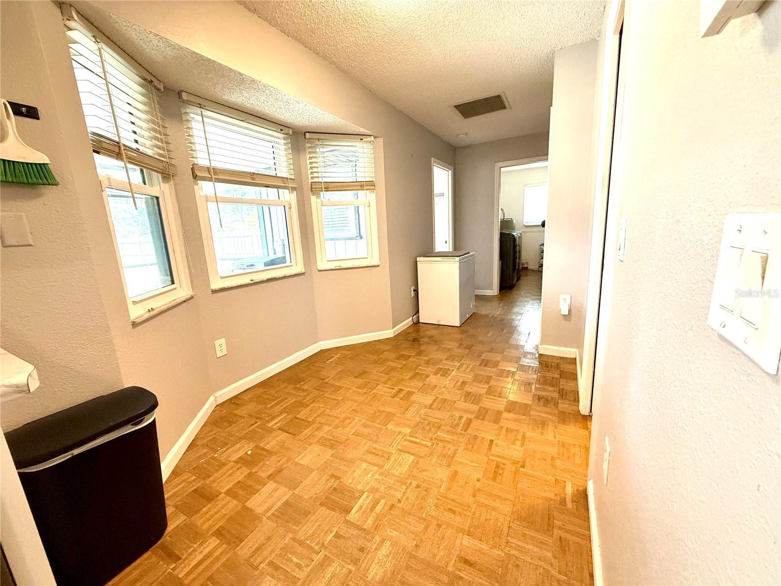 2987 N BISCAYNE DR — photo 28
