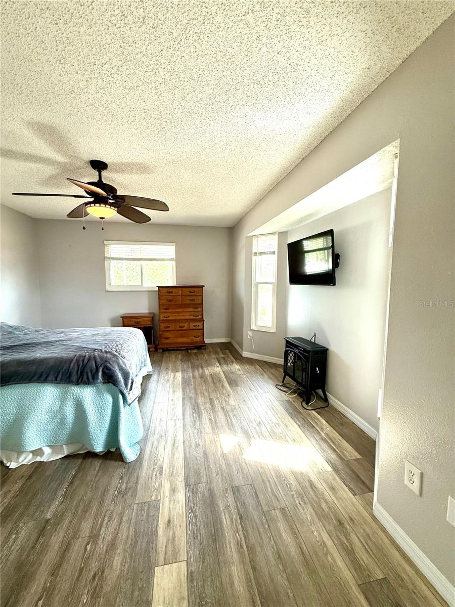 2987 N BISCAYNE DR — photo 30