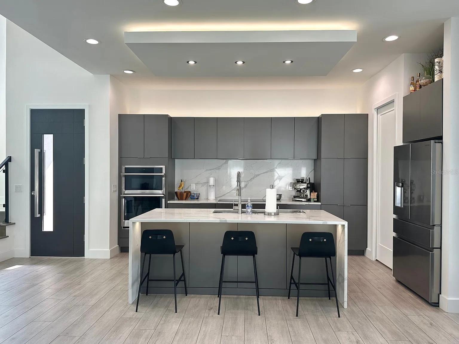 4217 W ARCH ST — photo 3