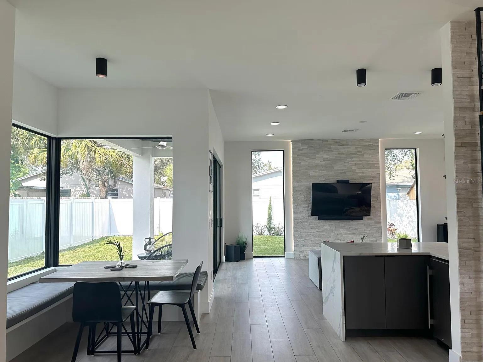 4217 W ARCH ST — photo 8