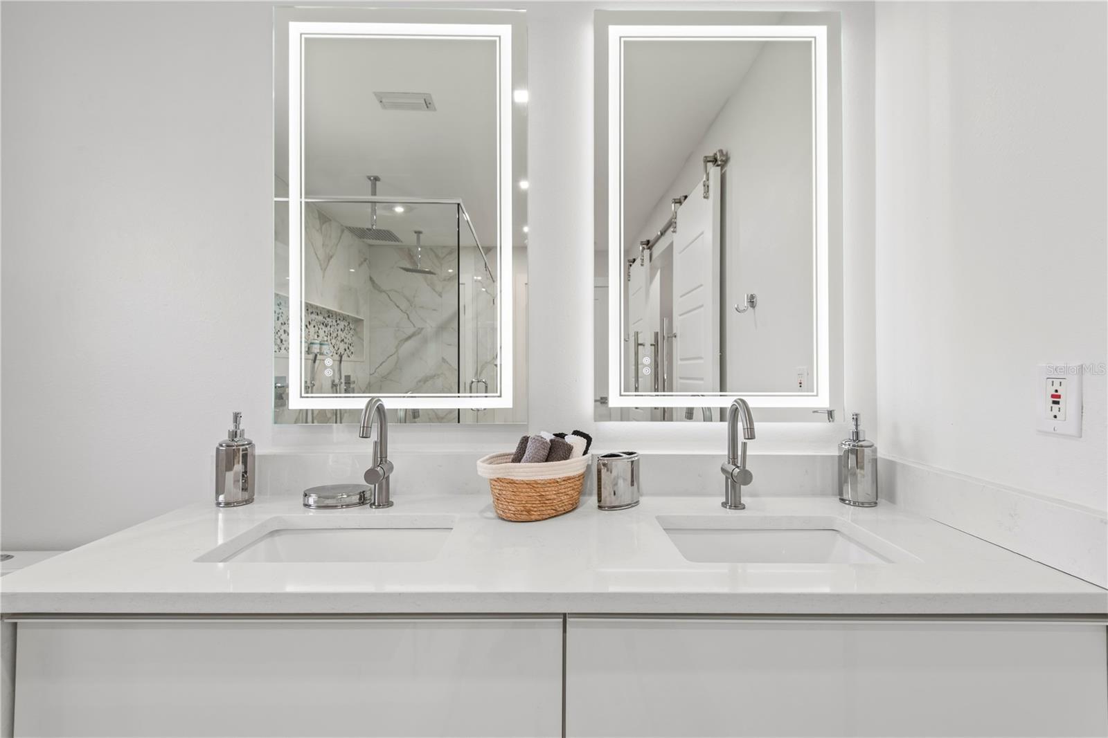 3364 ESPANOLA DR — photo 50