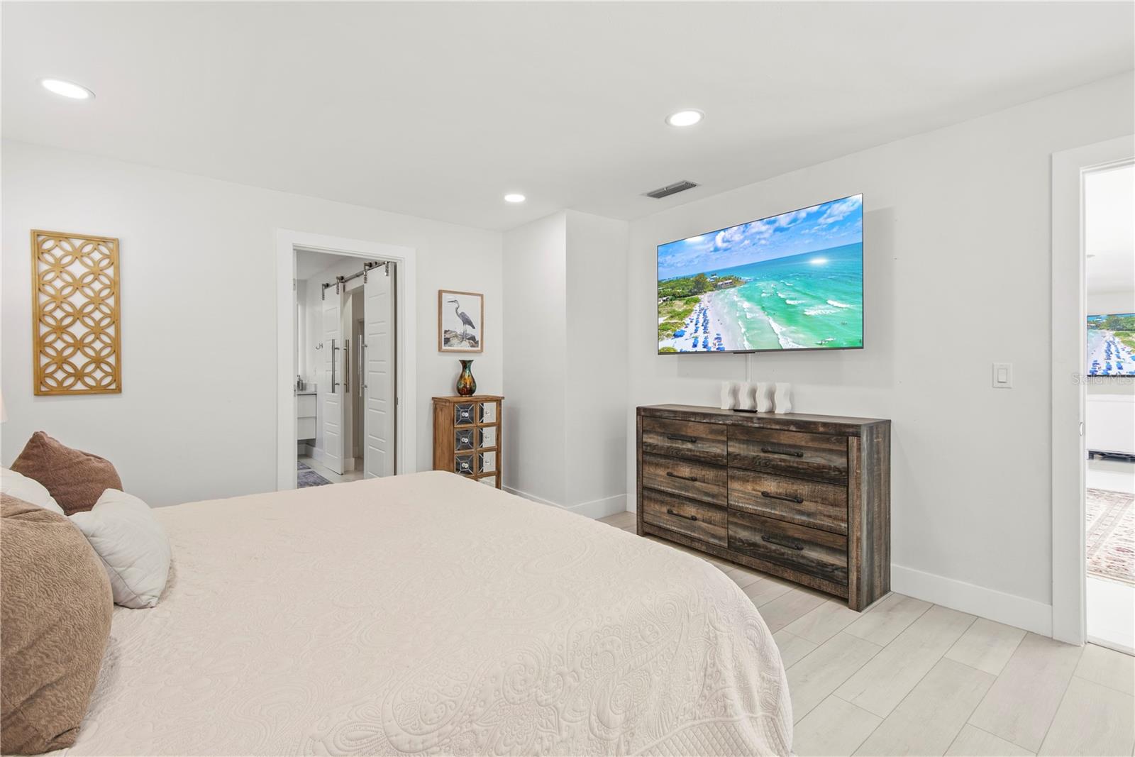 3364 ESPANOLA DR — photo 44