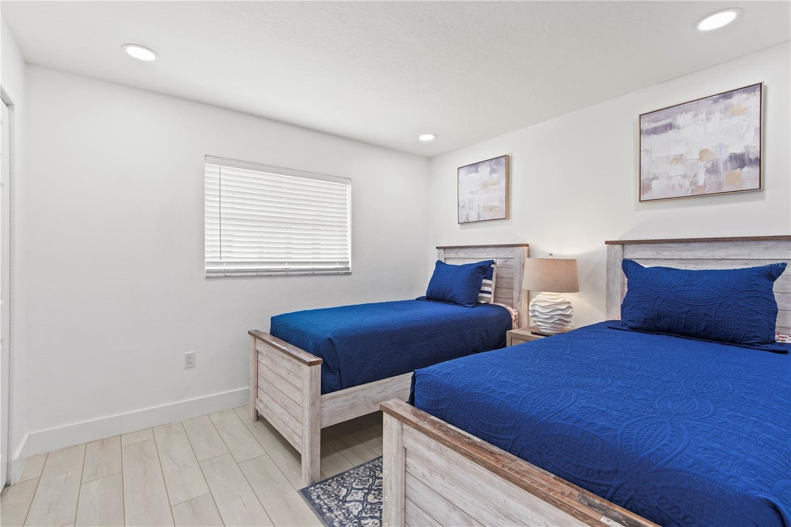 3364 ESPANOLA DR — photo 36