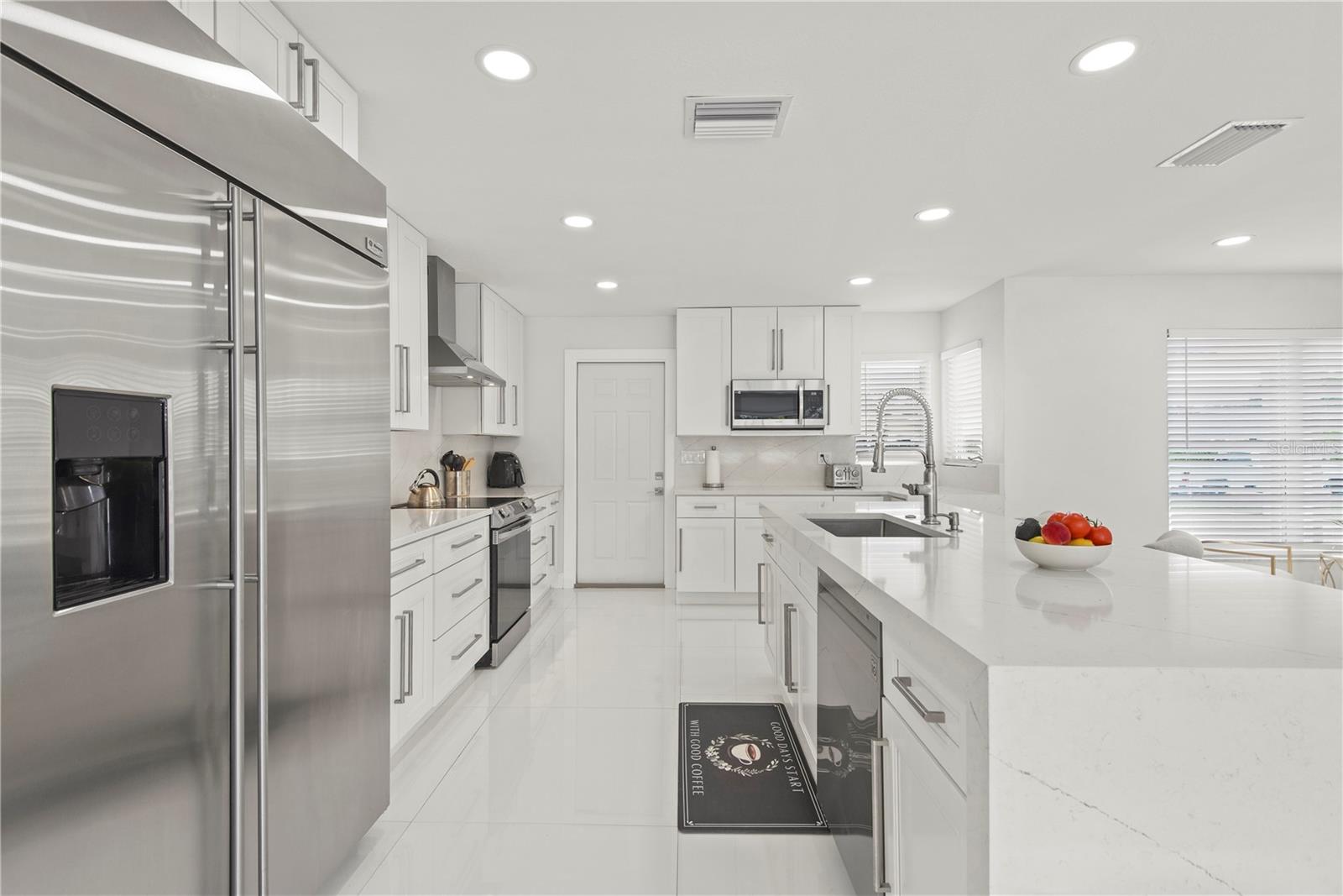 3364 ESPANOLA DR — photo 26