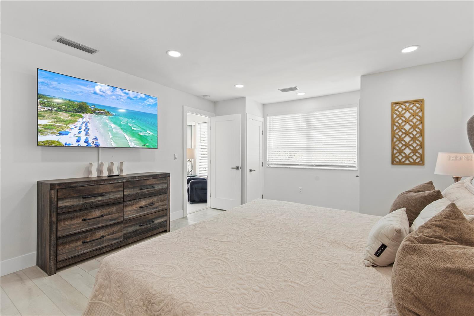3364 ESPANOLA DR — photo 45