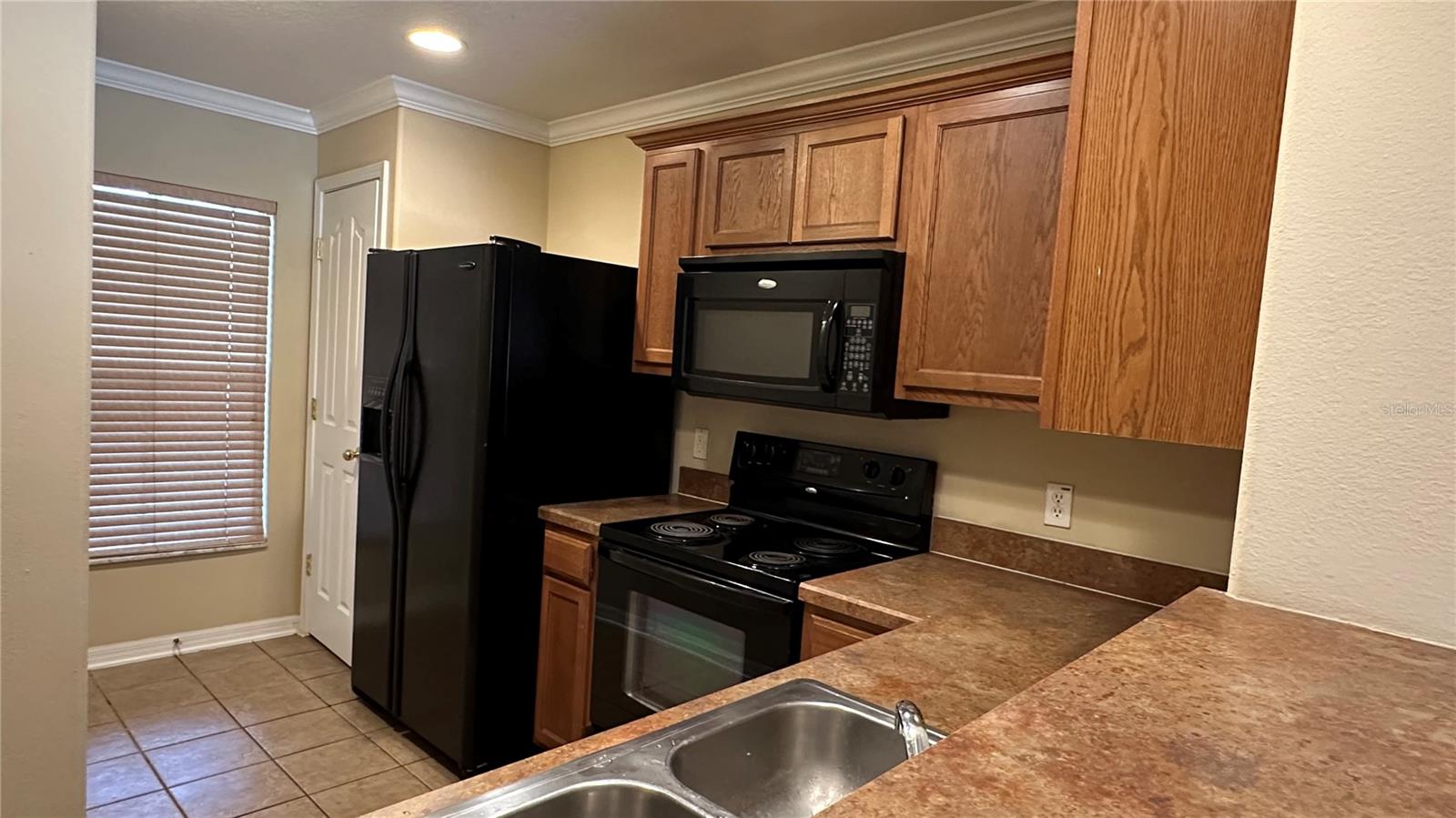 6918 HAWTHORNE TRACE LN — photo 3