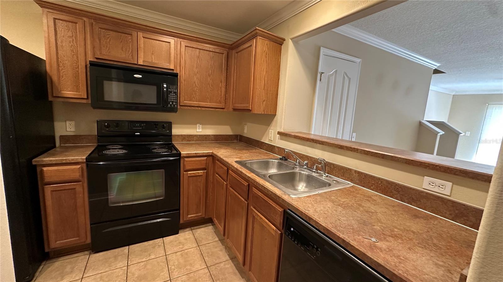 6918 HAWTHORNE TRACE LN — photo 4