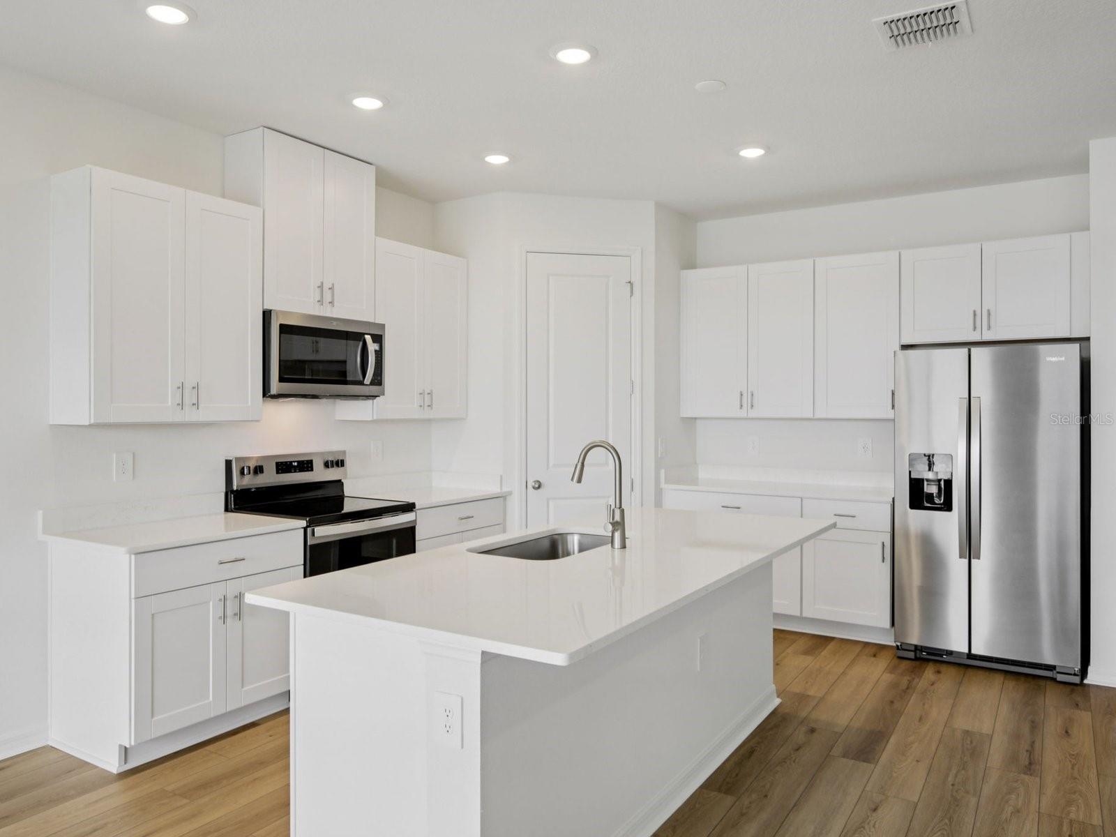 9013 VENETIA CT — photo 6