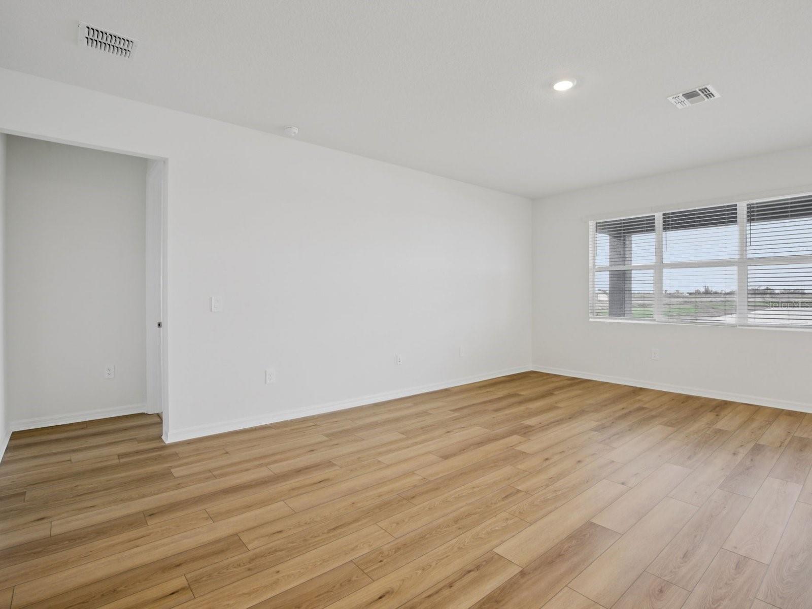 9013 VENETIA CT — photo 2