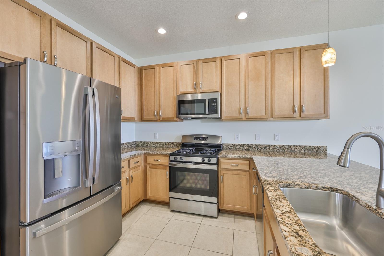 4906 AVILA LAKES DR — photo 5