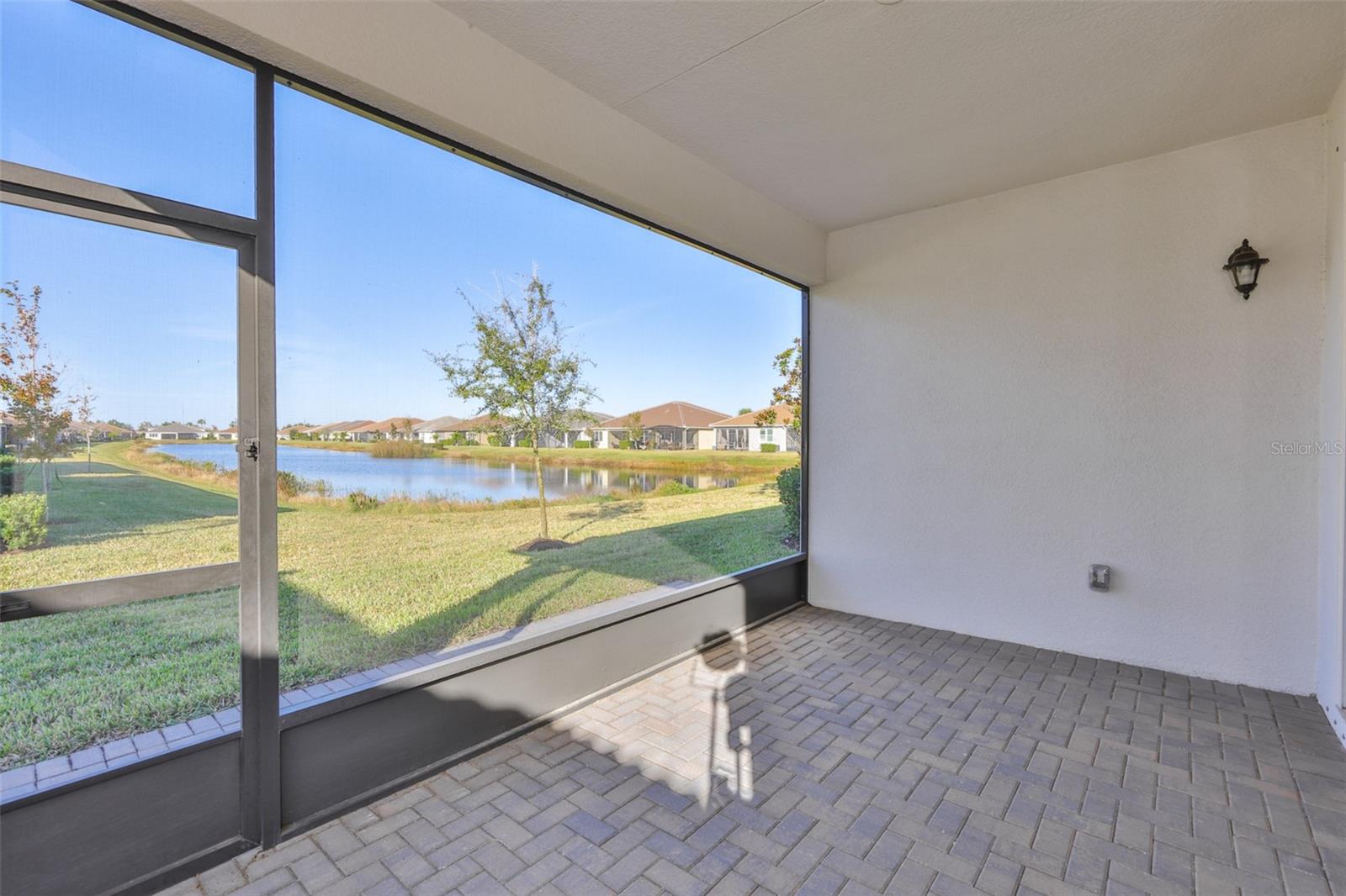 4906 AVILA LAKES DR — photo 37