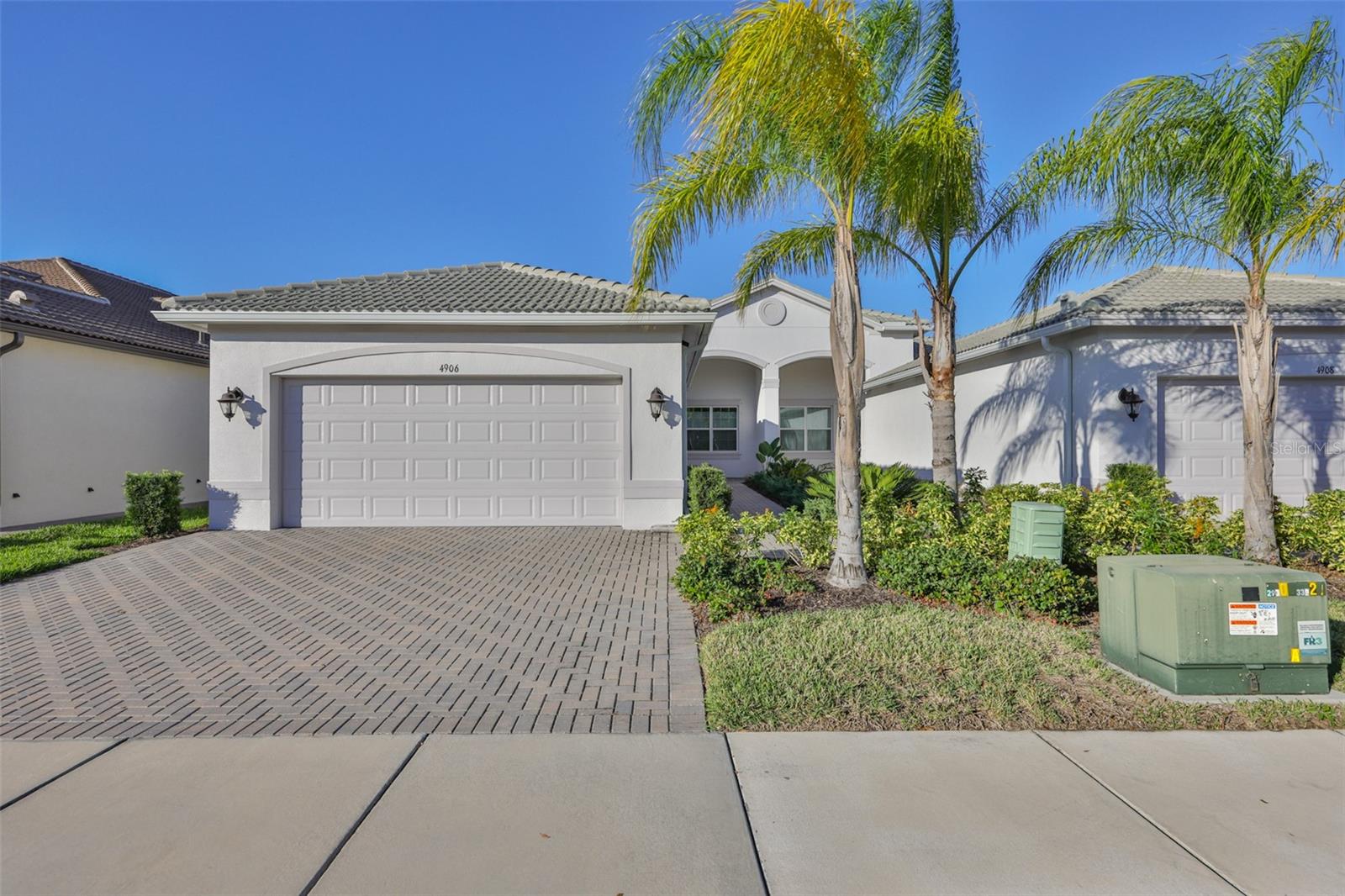 4906 AVILA LAKES DR — photo 2