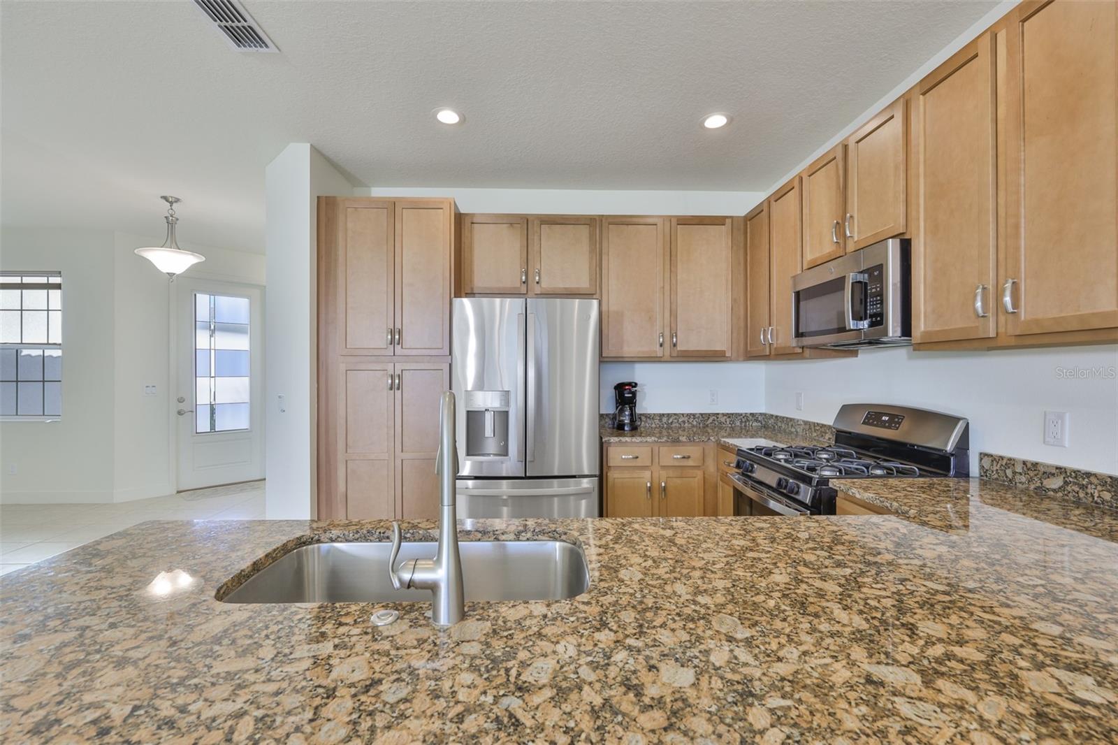 4906 AVILA LAKES DR — photo 9