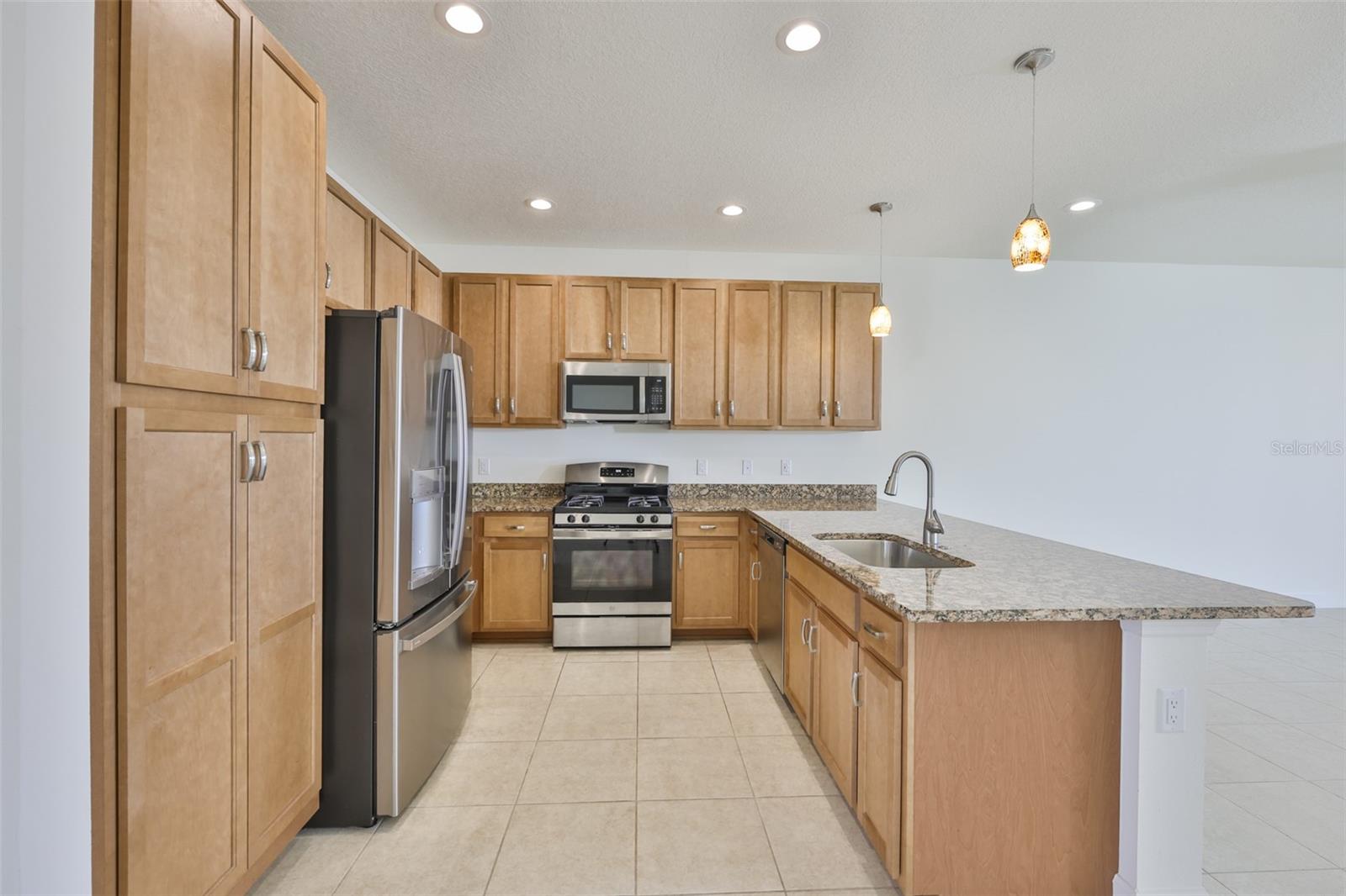 4906 AVILA LAKES DR — photo 6