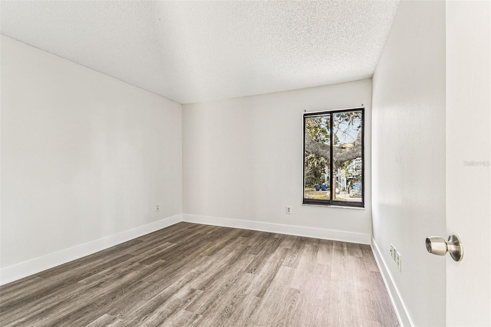 1734 RUMAR LN — photo 37