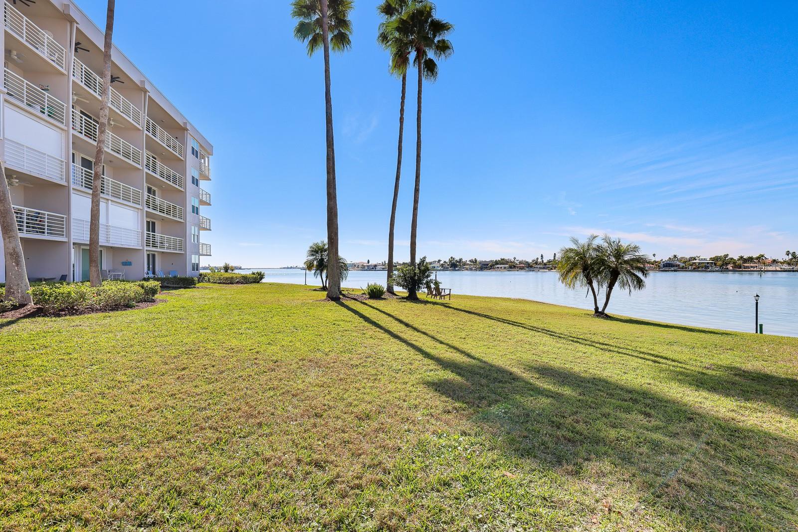 5901 BAHIA DEL MAR CIR #521 — photo 44