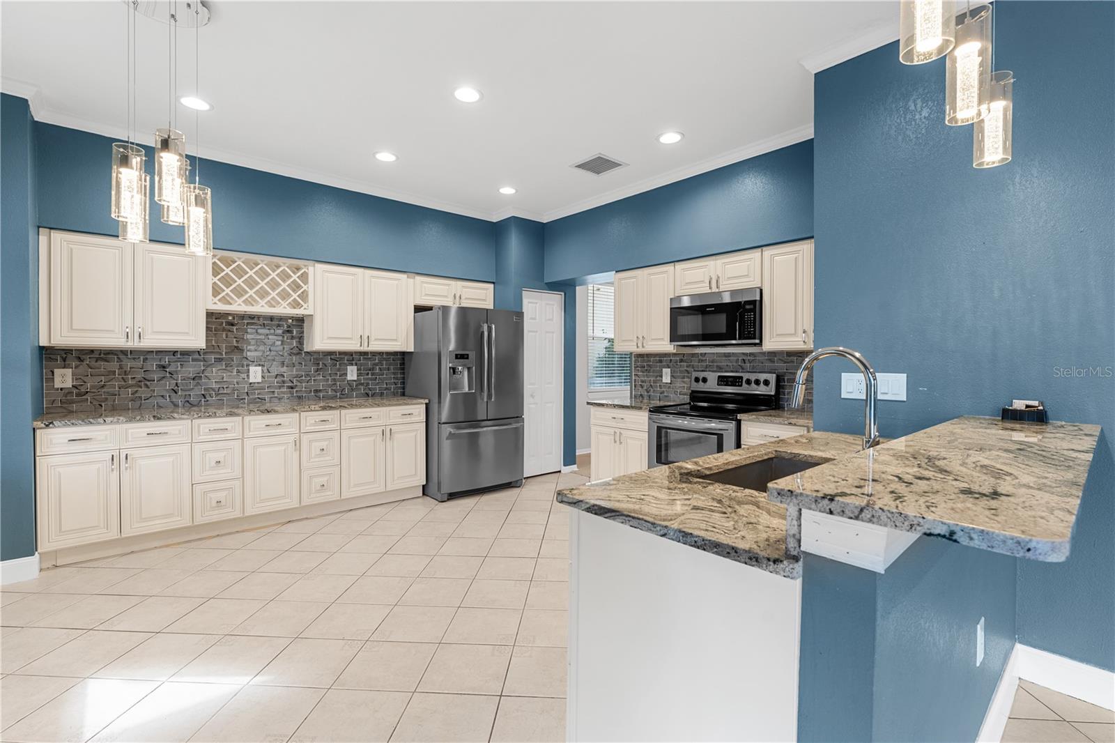 27416 BREAKERS DR — photo 4