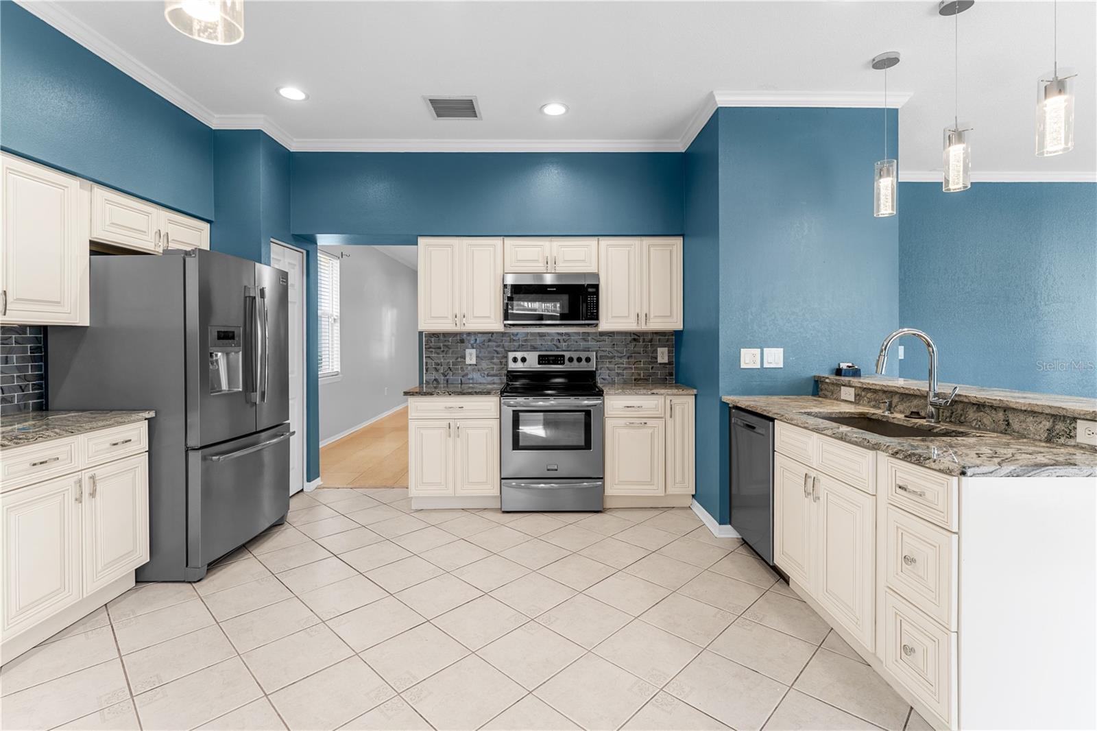 27416 BREAKERS DR — photo 11