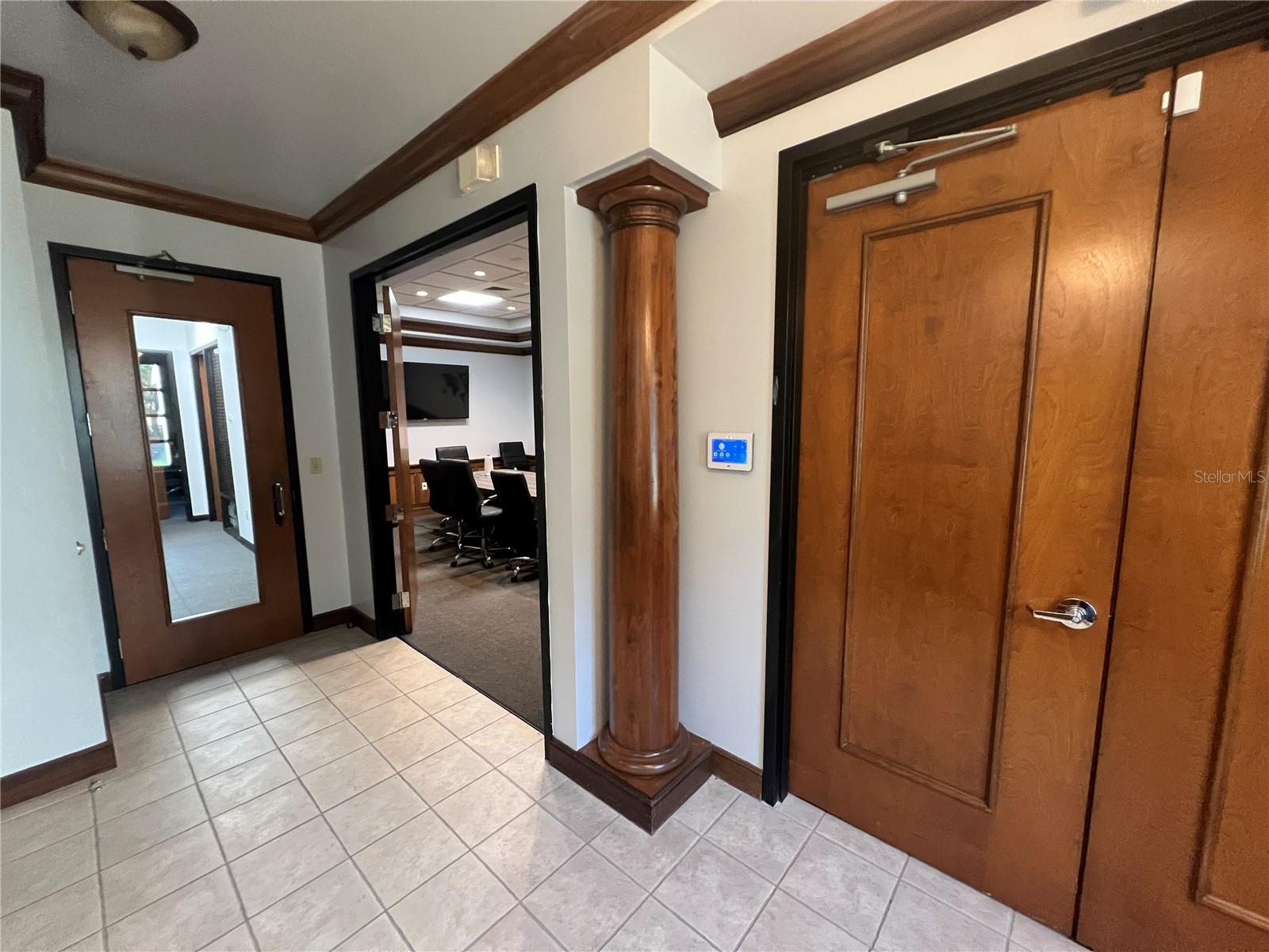 3410 HENDERSON BLVD — photo 8