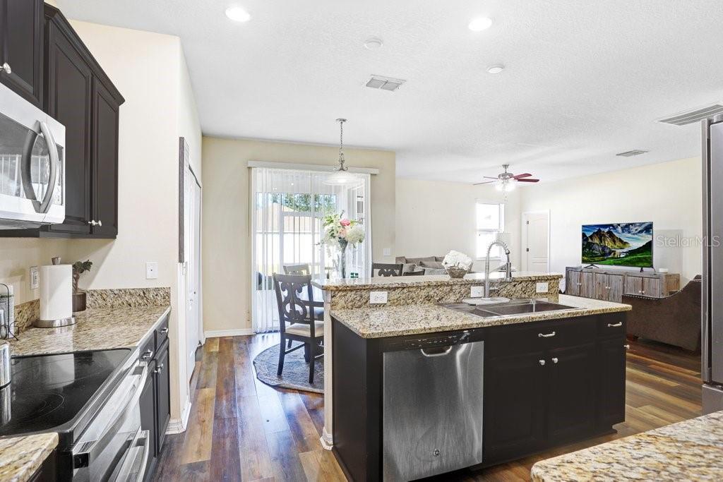 13117 ROYAL PINES AVE — photo 12