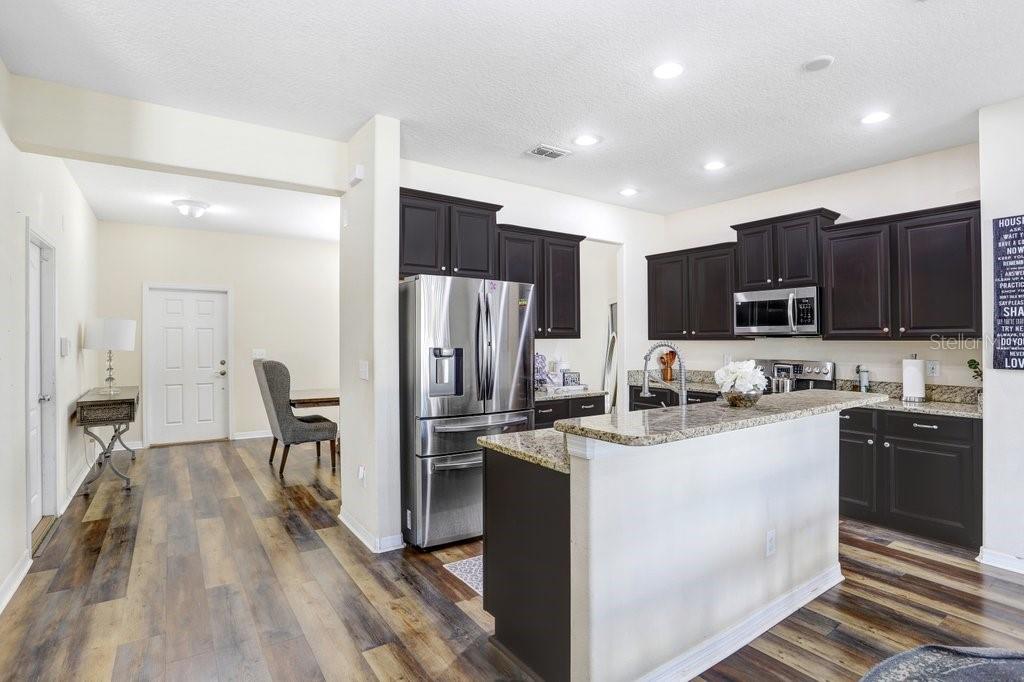 13117 ROYAL PINES AVE — photo 10