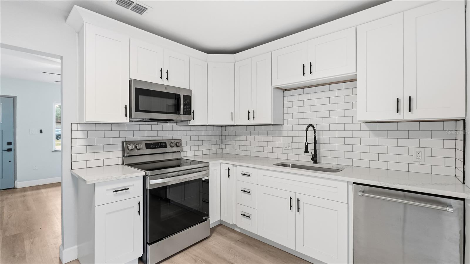 5312 BERKLEY RD — photo 11