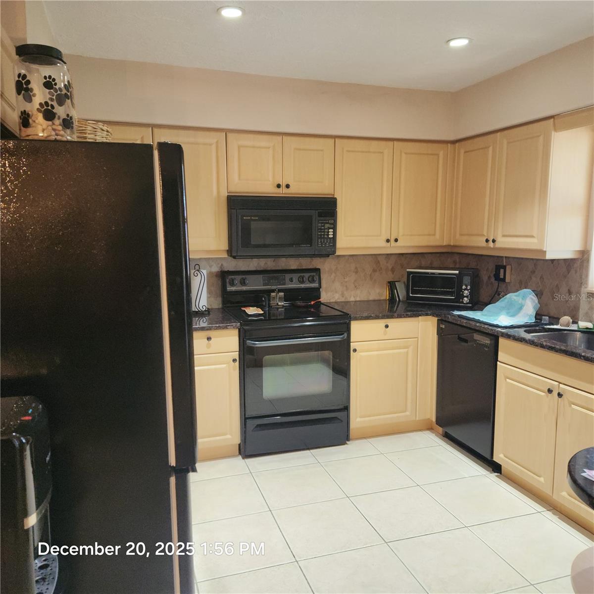 524 SARABAY RD — photo 20