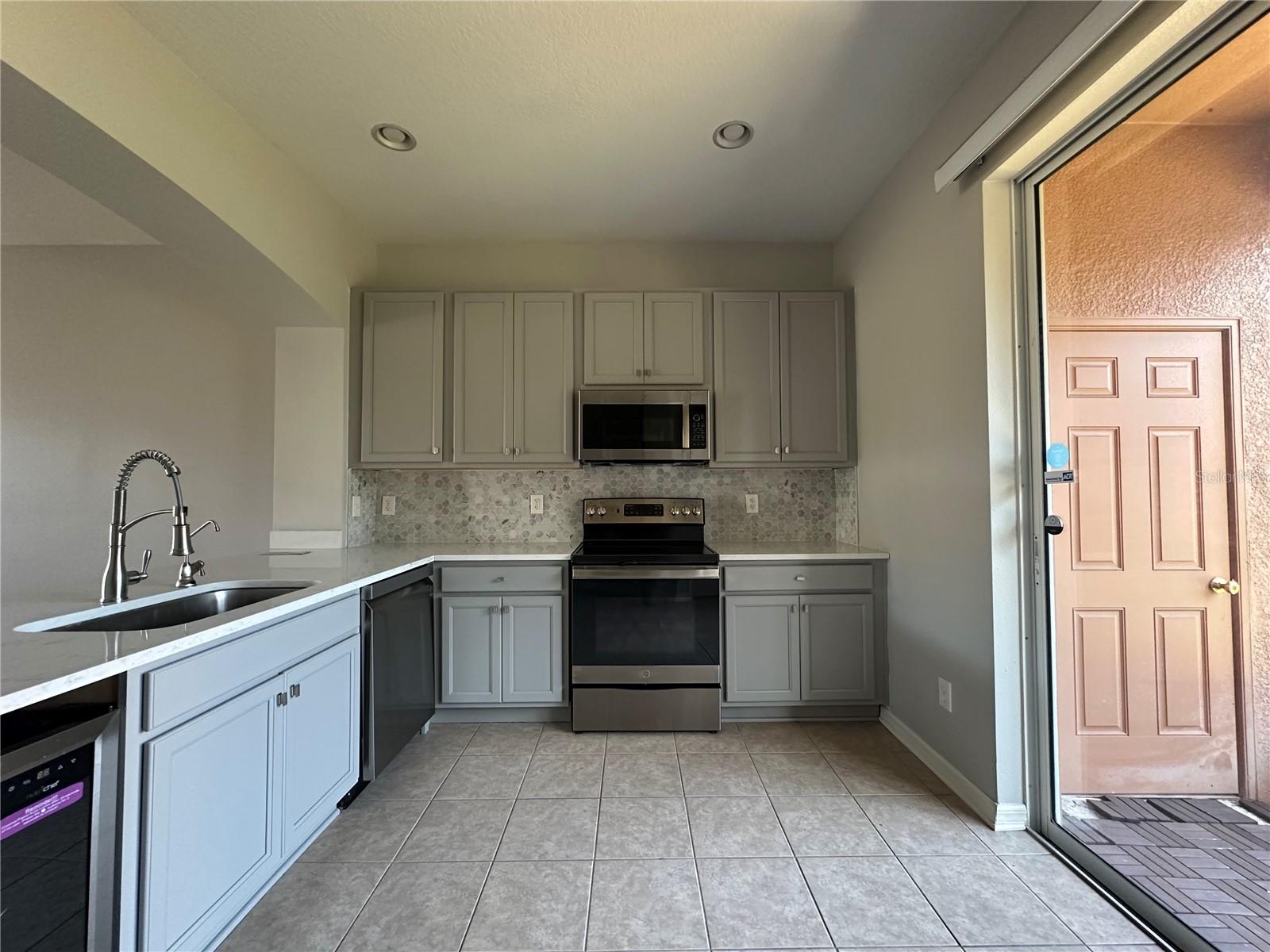 6950 TOWERING SPRUCE DR — photo 6