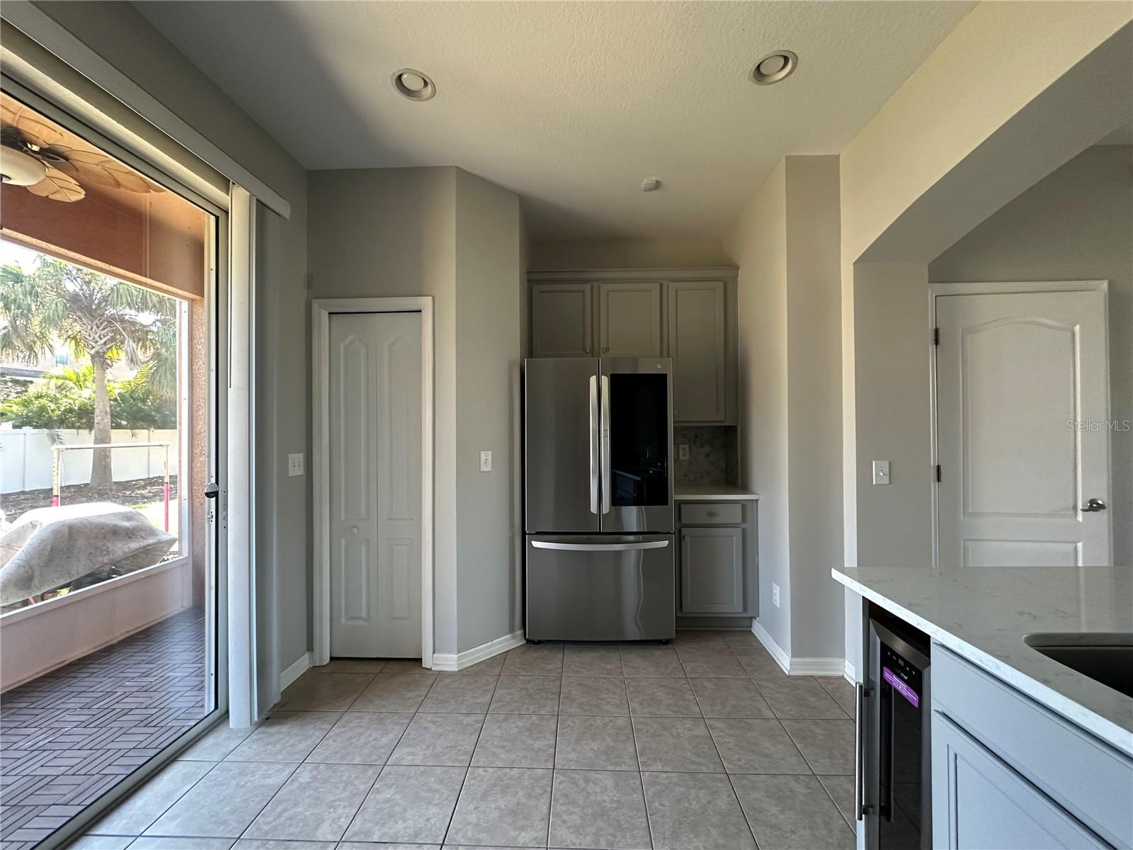 6950 TOWERING SPRUCE DR — photo 7