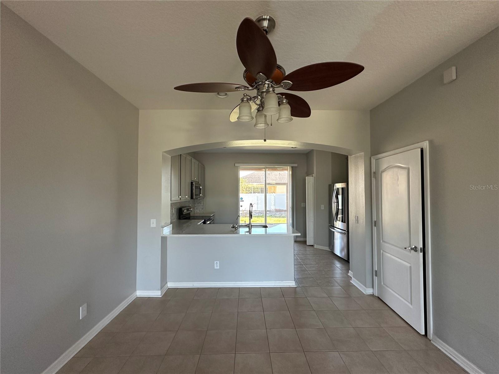 6950 TOWERING SPRUCE DR — photo 4