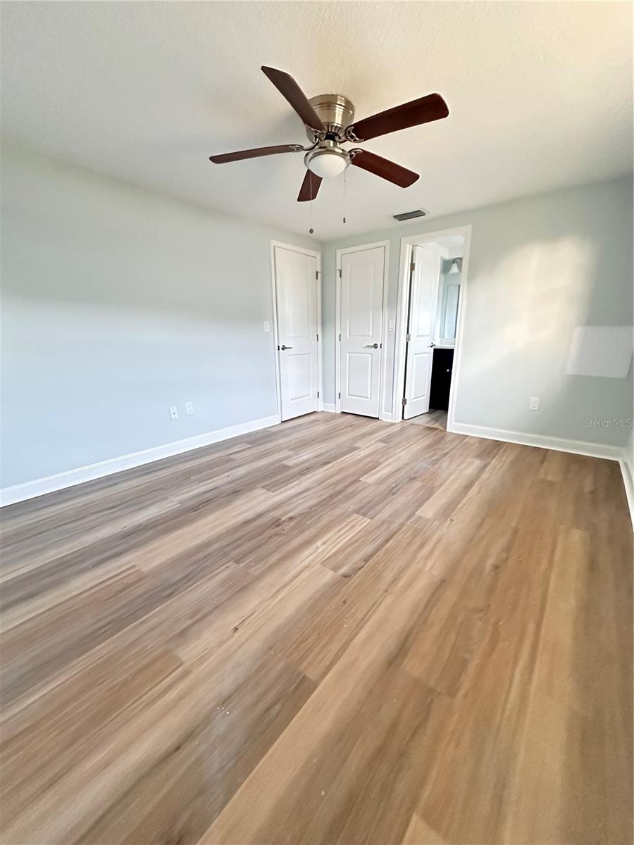 4407 SUMMERSUN DR — photo 18