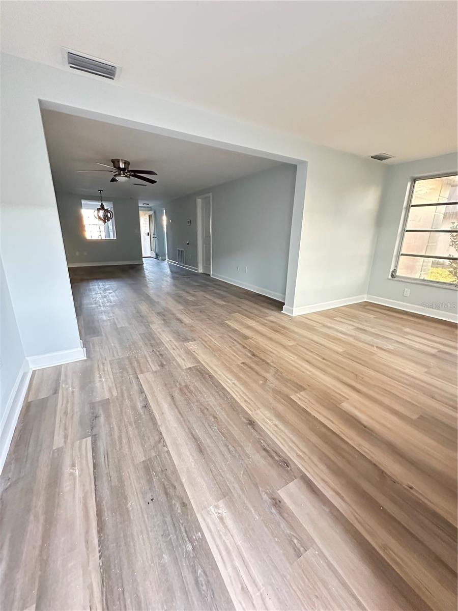 4407 SUMMERSUN DR — photo 23