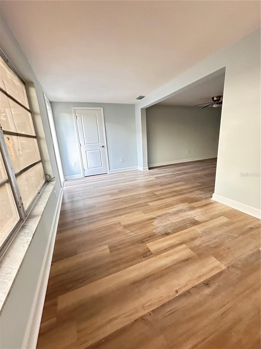 4407 SUMMERSUN DR — photo 25