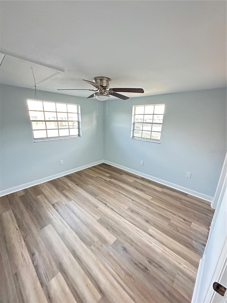 4407 SUMMERSUN DR — photo 12
