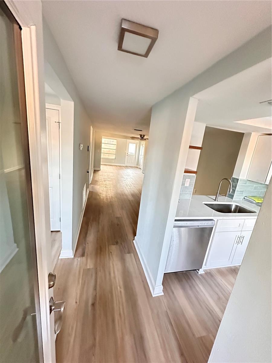 4407 SUMMERSUN DR — photo 4