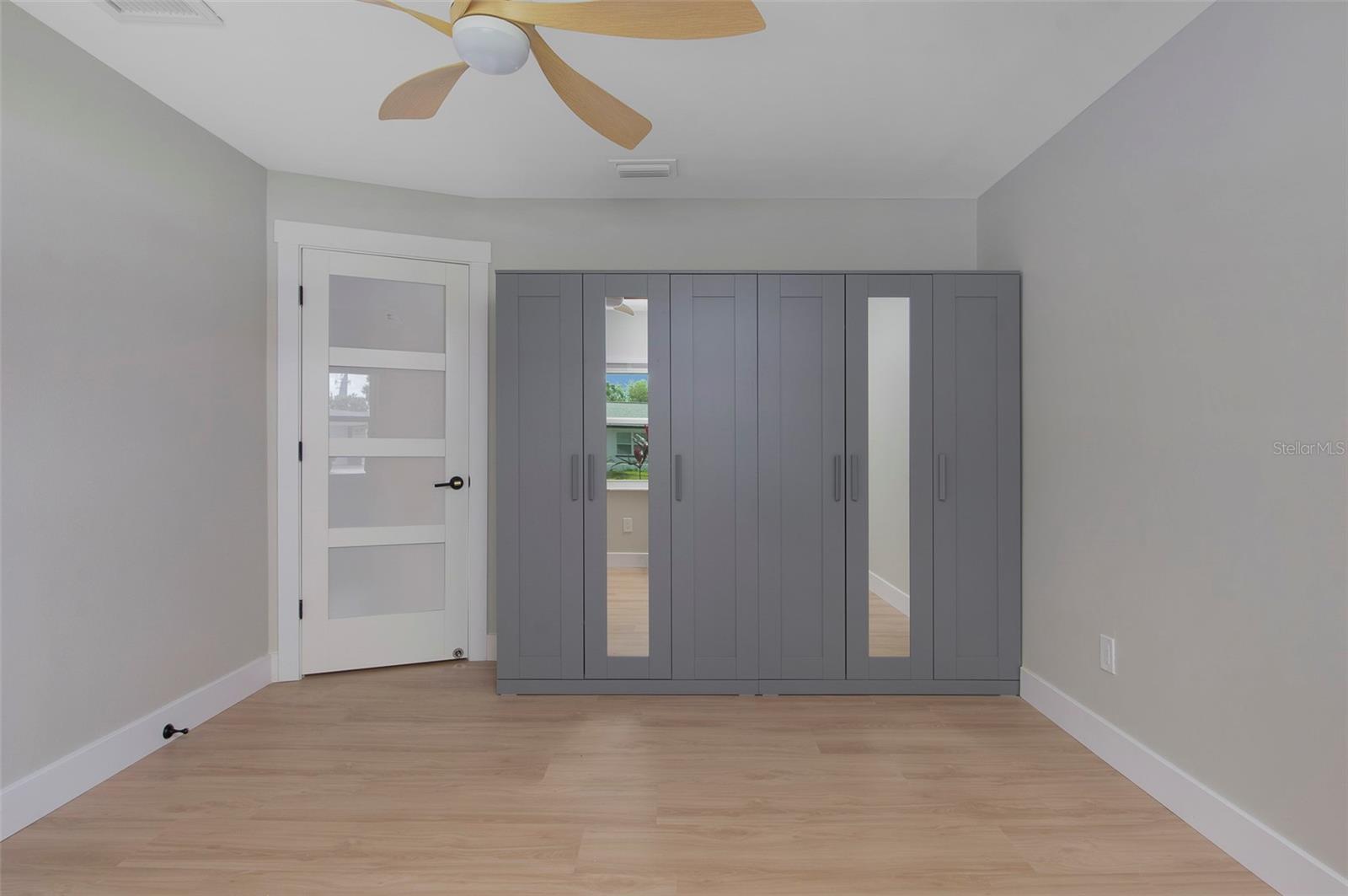 1689 MONTEREY DR — photo 34