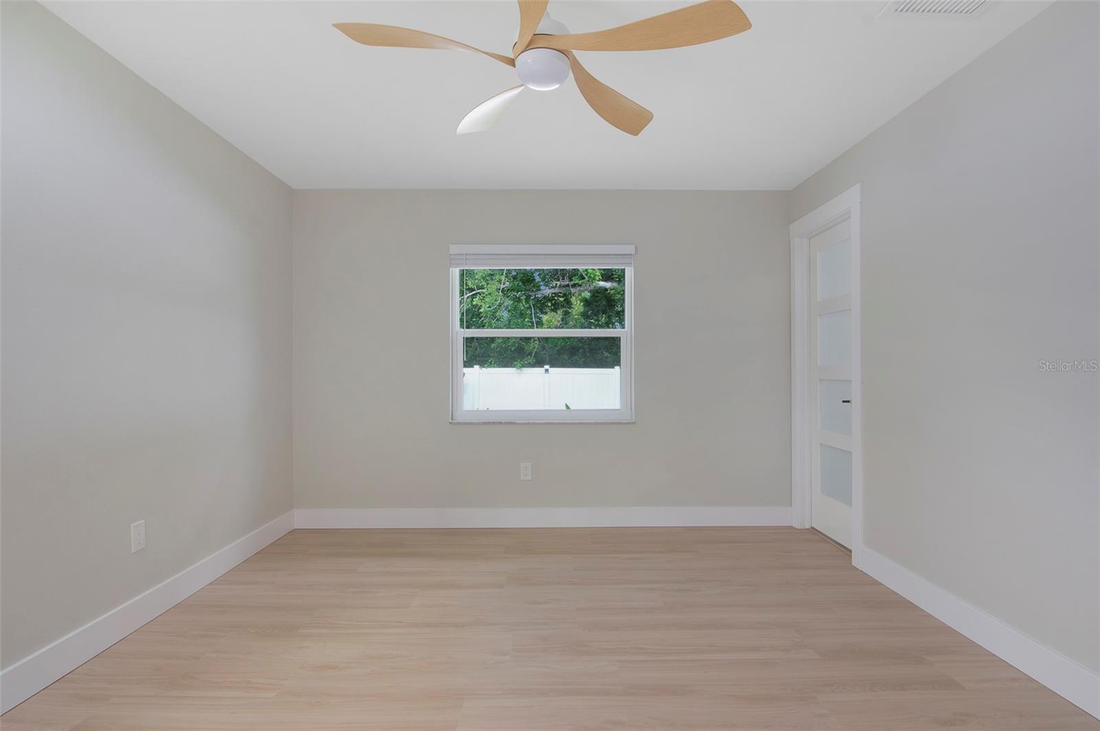 1689 MONTEREY DR — photo 22