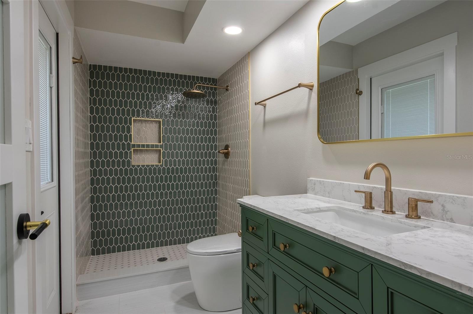 1689 MONTEREY DR — photo 26