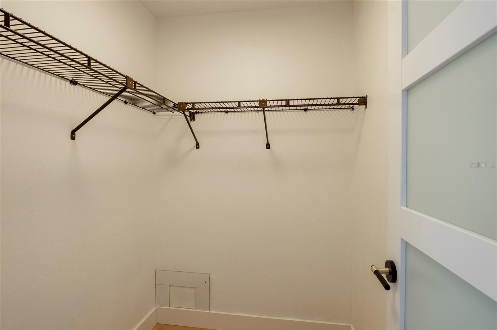 1689 MONTEREY DR — photo 30