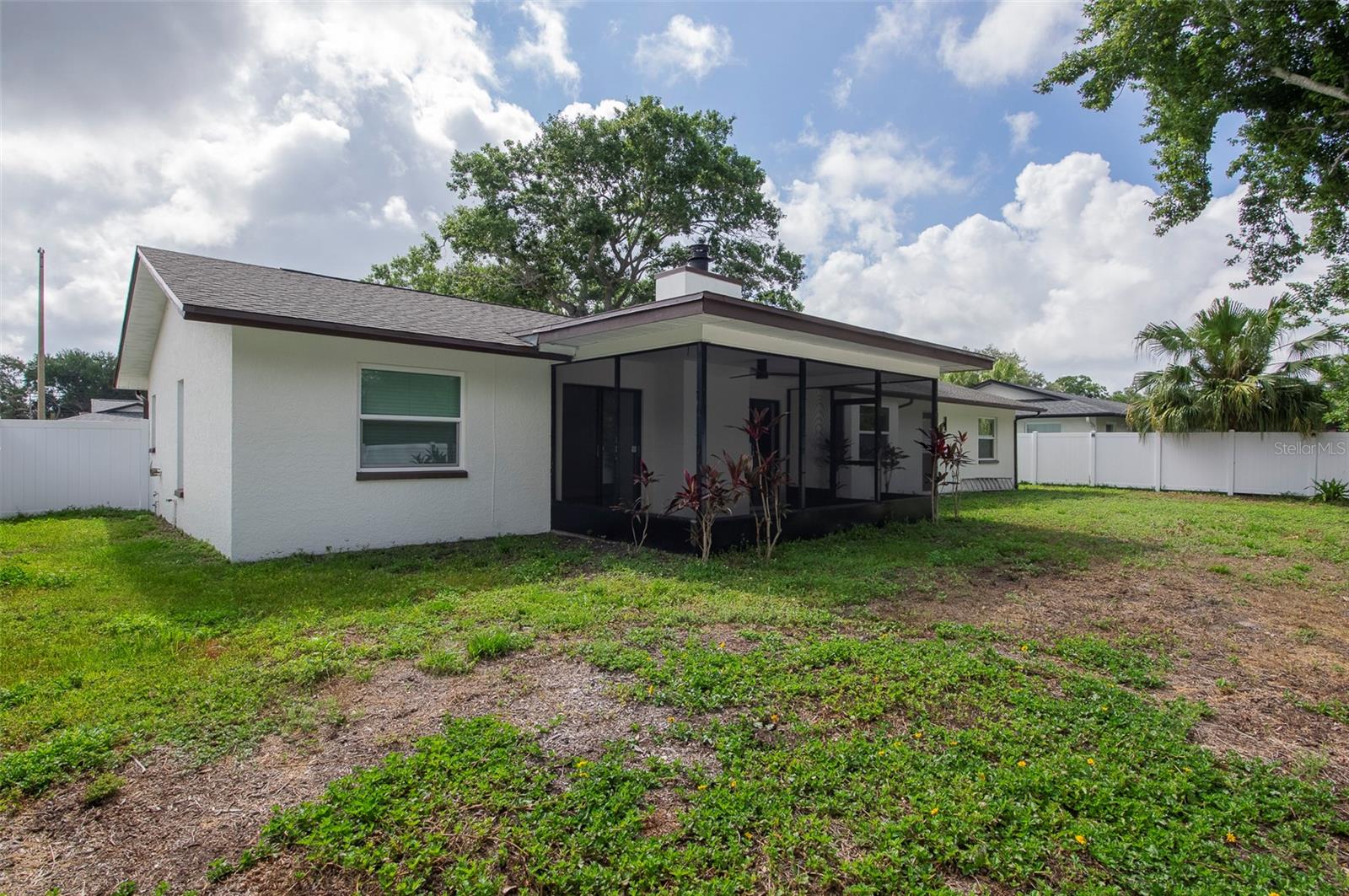 1689 MONTEREY DR — photo 40