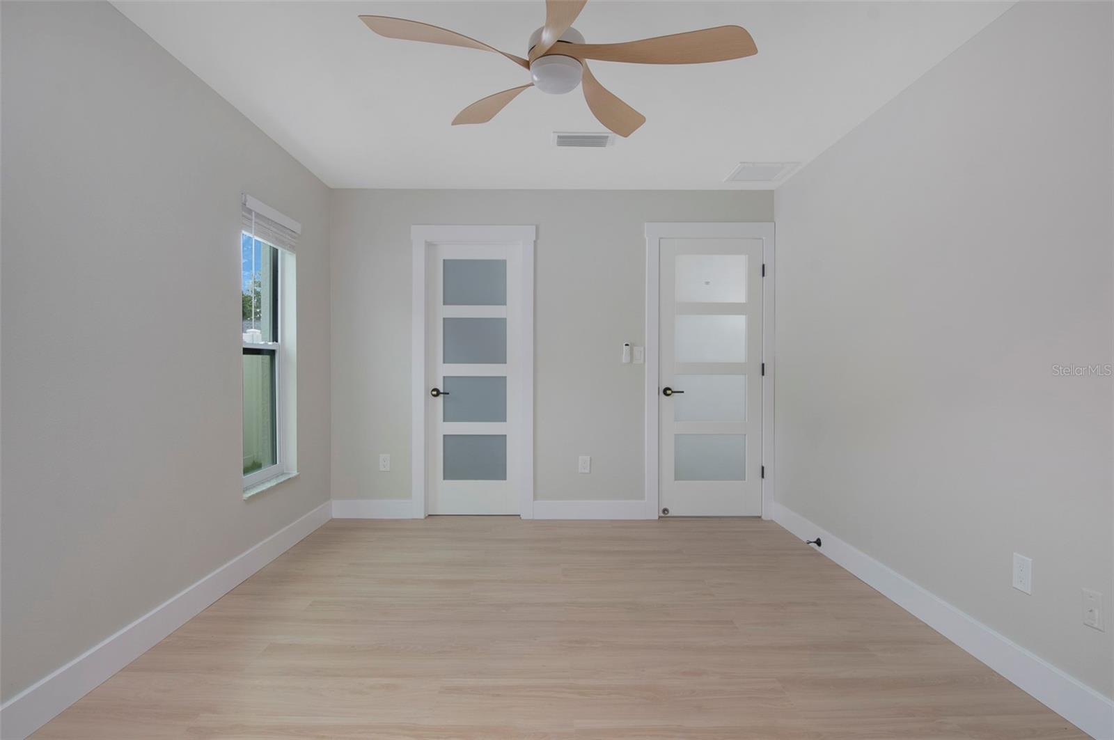1689 MONTEREY DR — photo 29