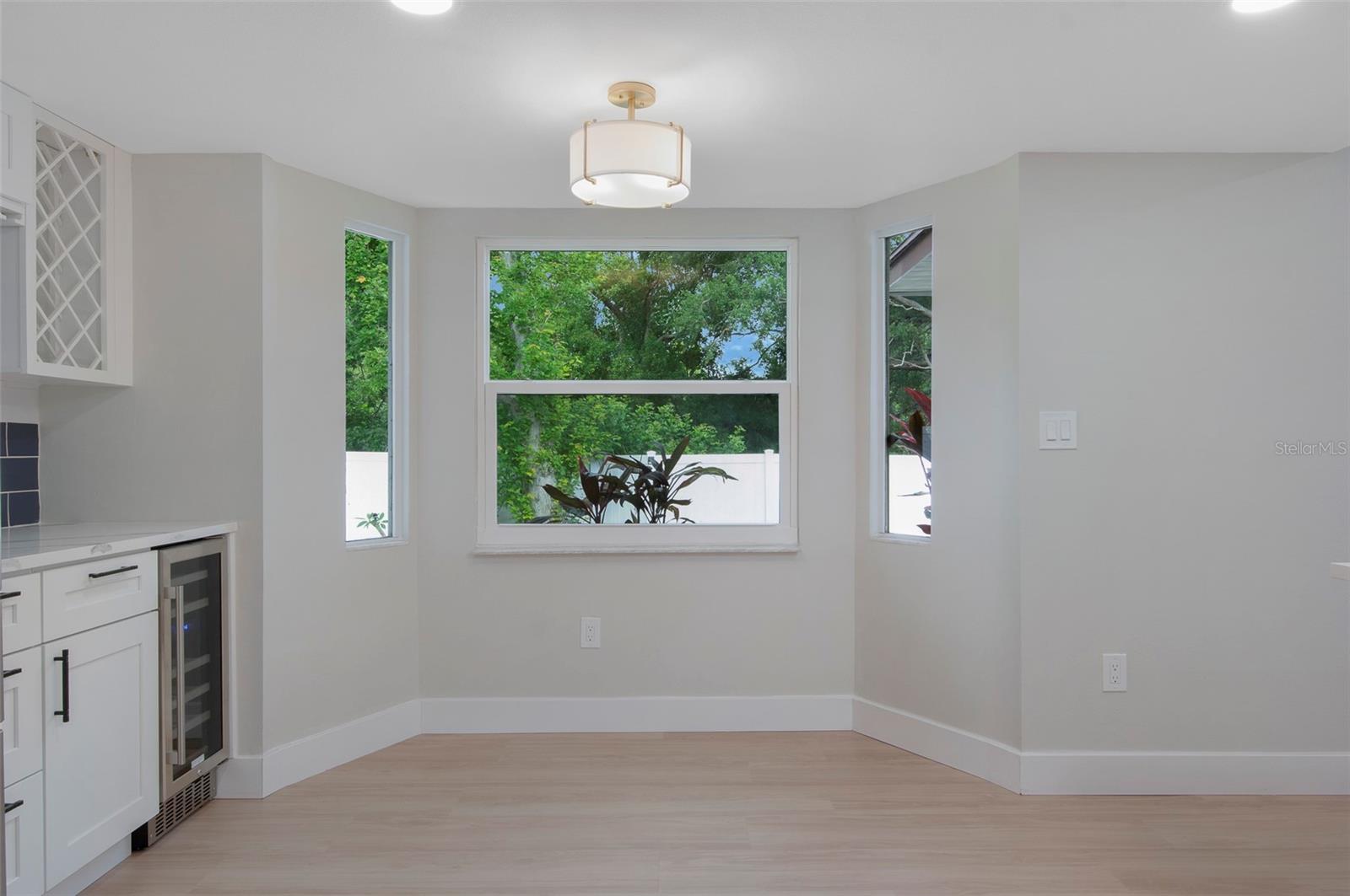 1689 MONTEREY DR — photo 16