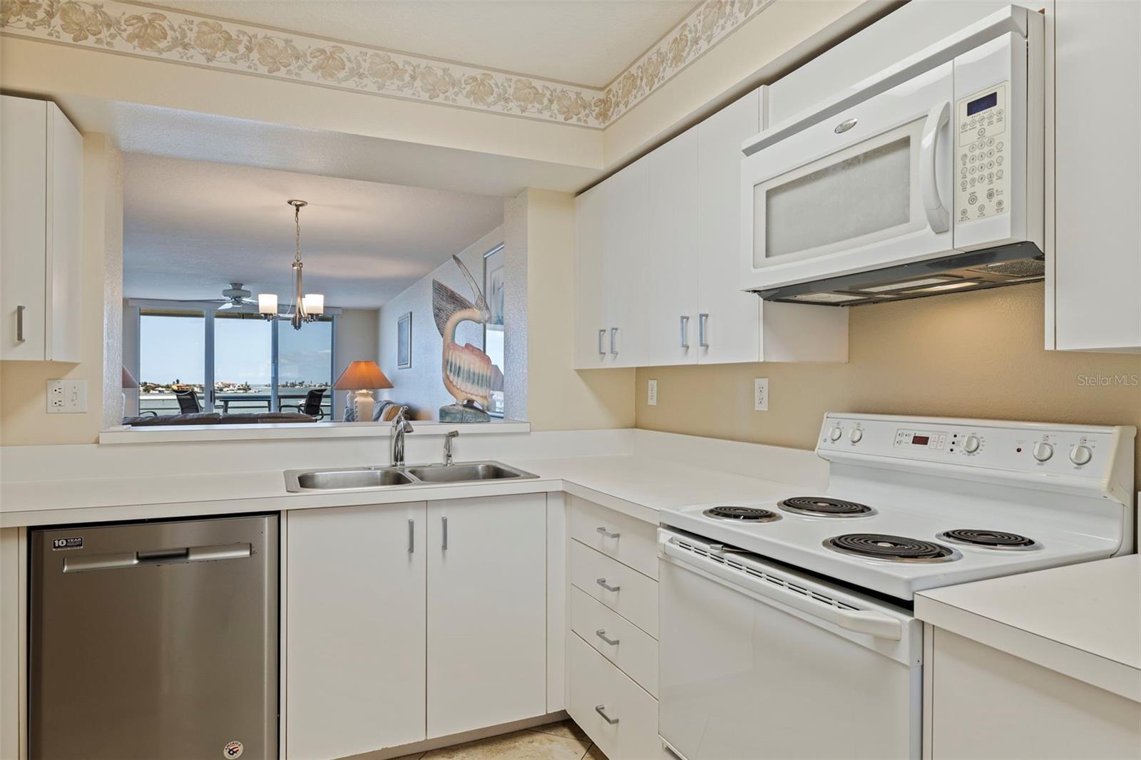 6105 BAHIA DEL MAR CIR #683 — photo 8