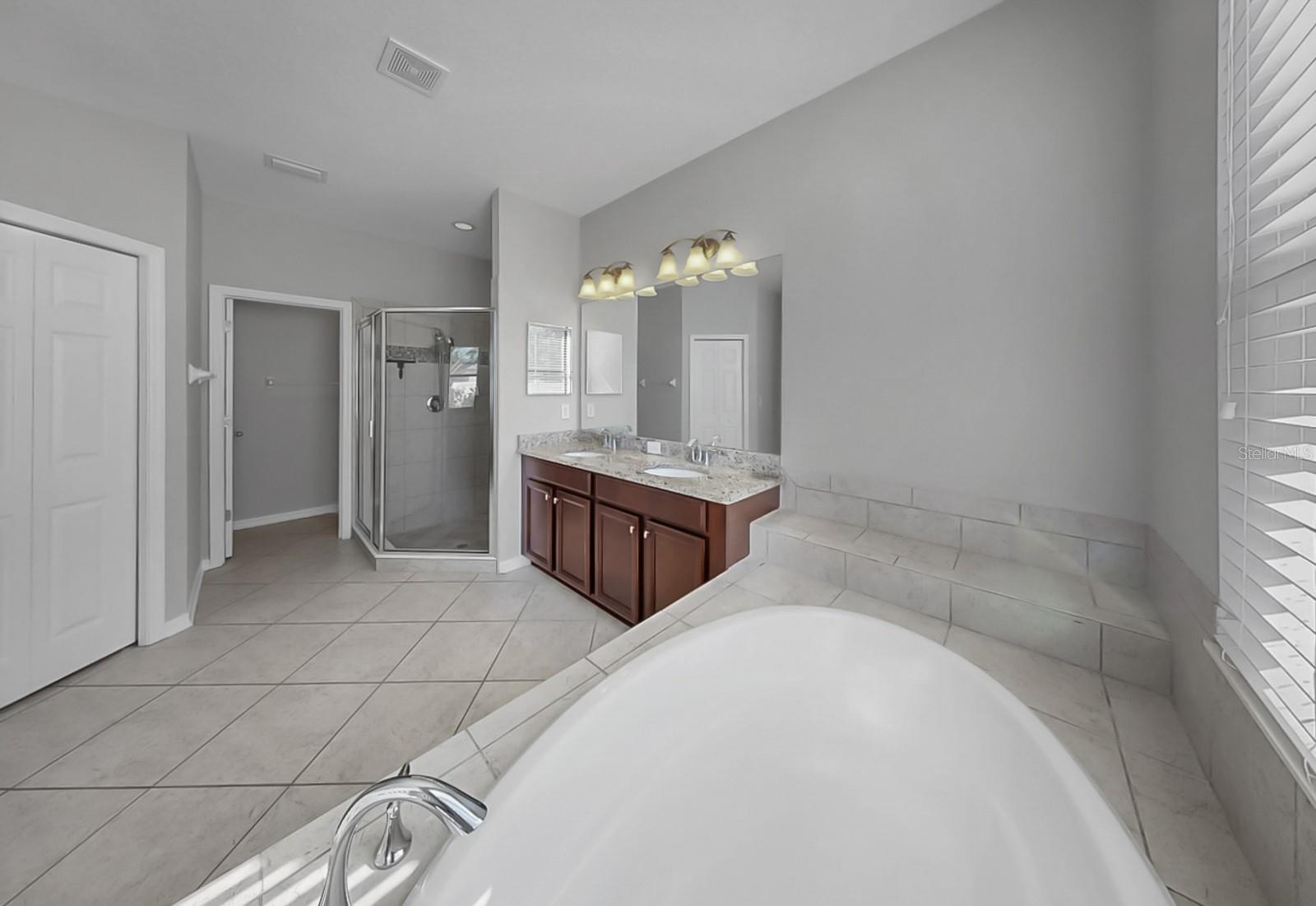 7109 SPINDLE TREE LN — photo 24