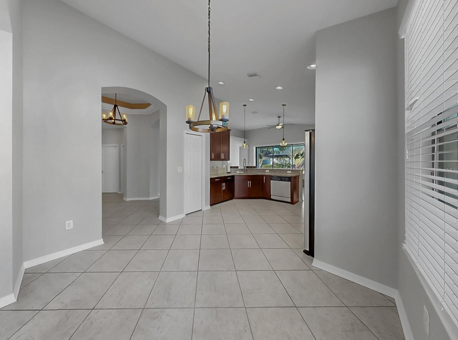 7109 SPINDLE TREE LN — photo 35